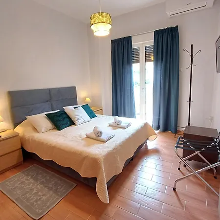 Georgia's Cozy In Koukaki شقة *